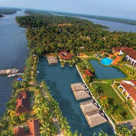 Plumeria Lake Resort & Spa Vayalar Bagian luar foto