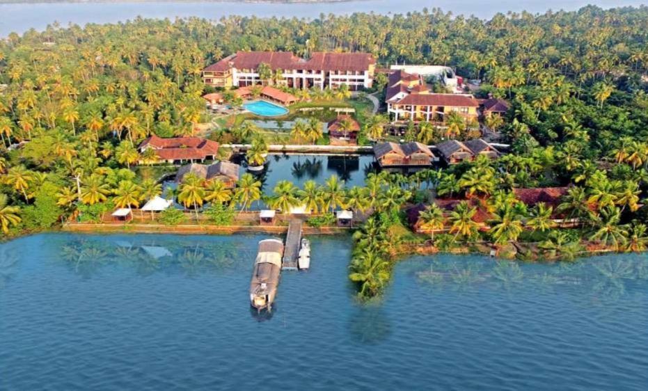 Plumeria Lake Resort & Spa Vayalar Bagian luar foto