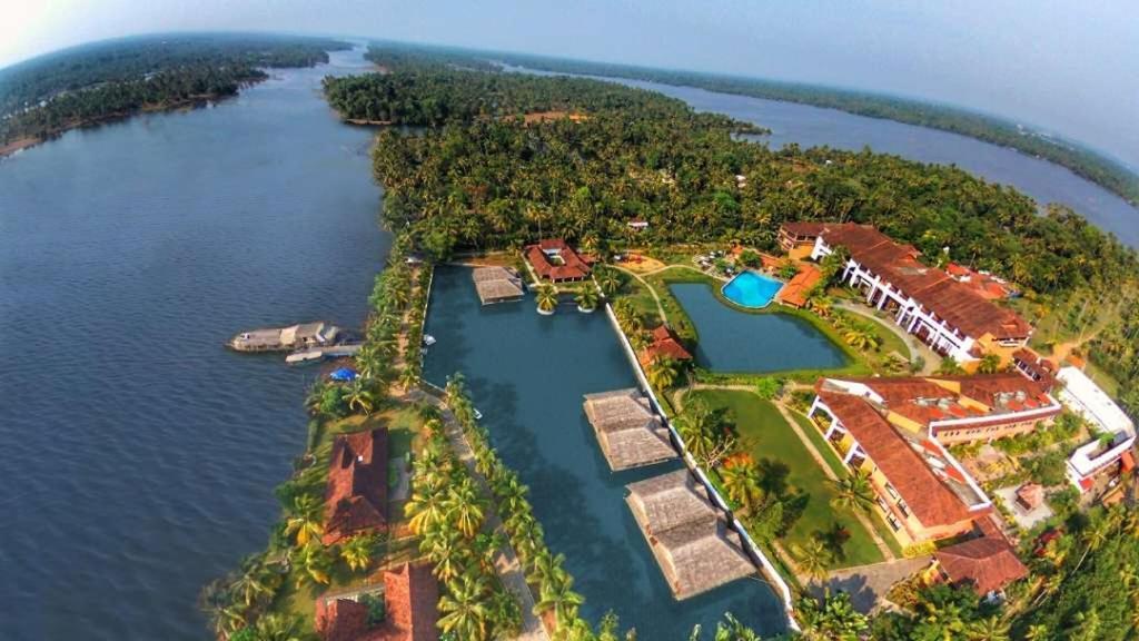 Plumeria Lake Resort & Spa Vayalar Bagian luar foto