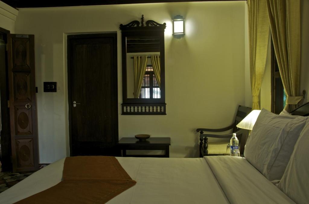 Plumeria Lake Resort & Spa Vayalar Bagian luar foto