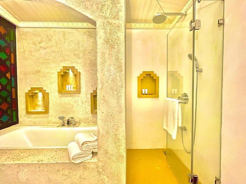Plumeria Lake Resort & Spa Vayalar Bagian luar foto