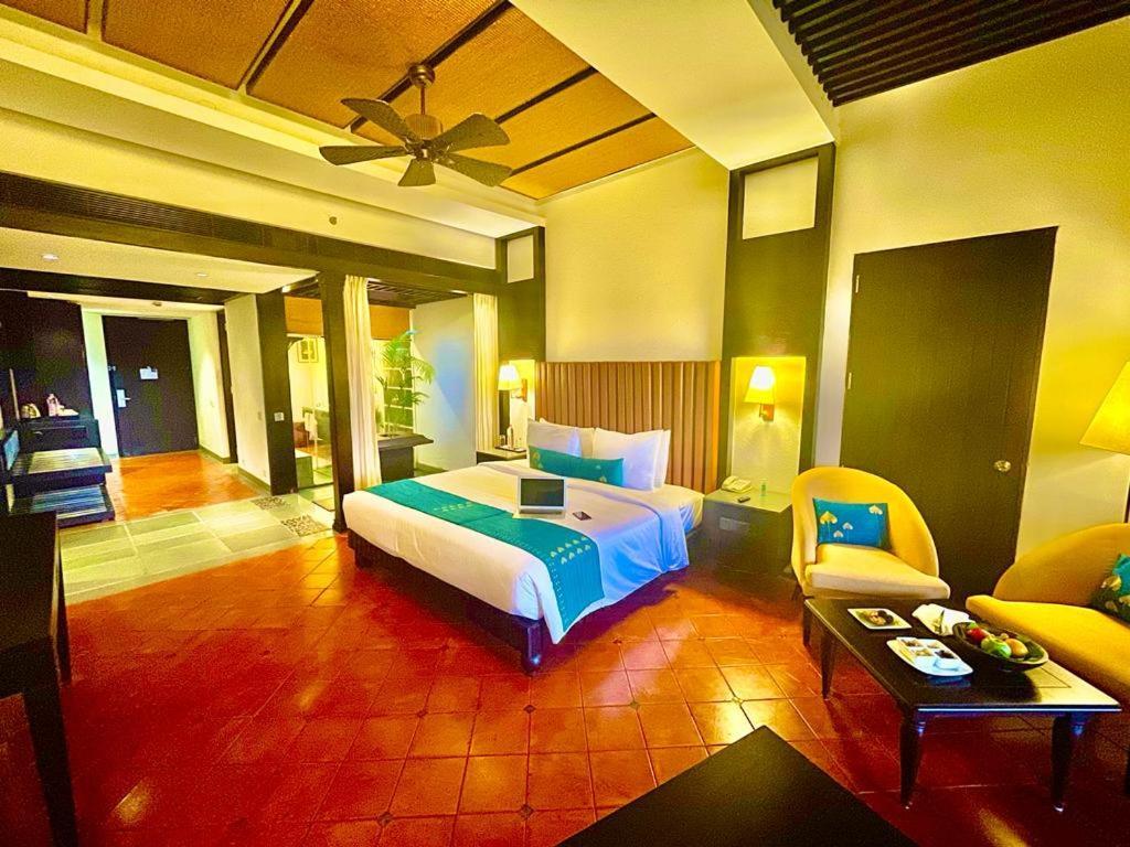 Plumeria Lake Resort & Spa Vayalar Bagian luar foto