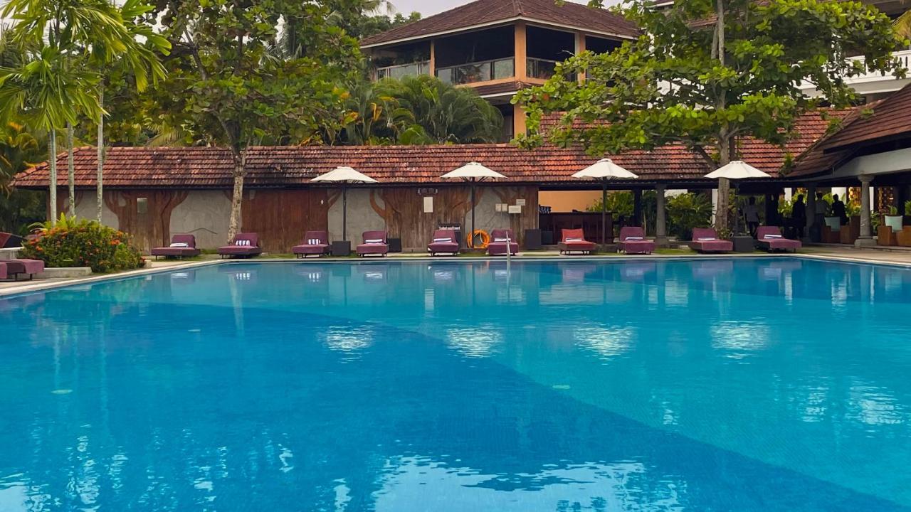 Plumeria Lake Resort & Spa Vayalar Bagian luar foto