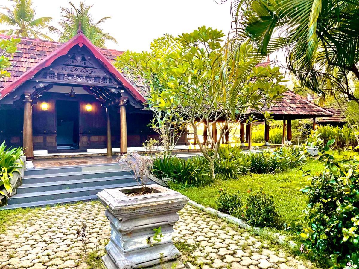 Plumeria Lake Resort & Spa Vayalar Bagian luar foto
