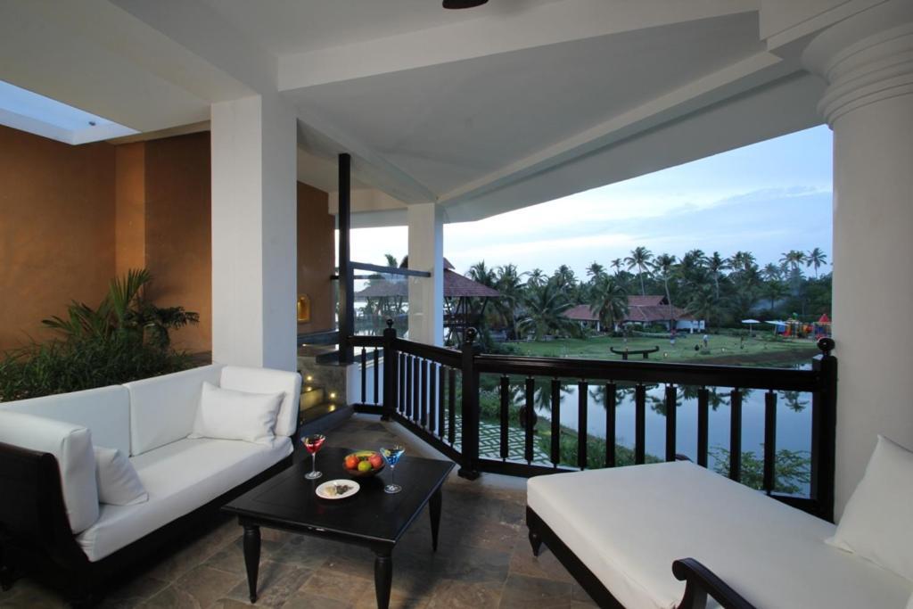 Plumeria Lake Resort & Spa Vayalar Bagian luar foto