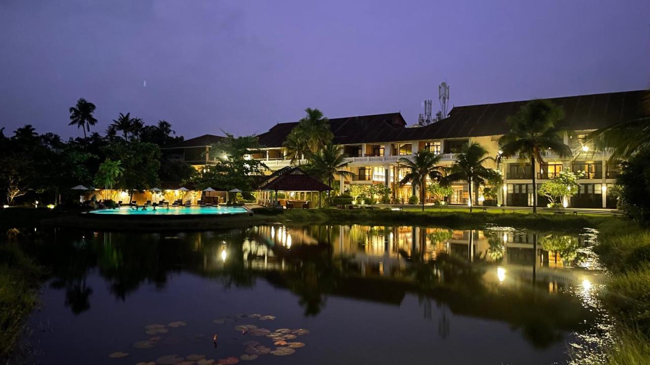 Plumeria Lake Resort & Spa Vayalar Bagian luar foto
