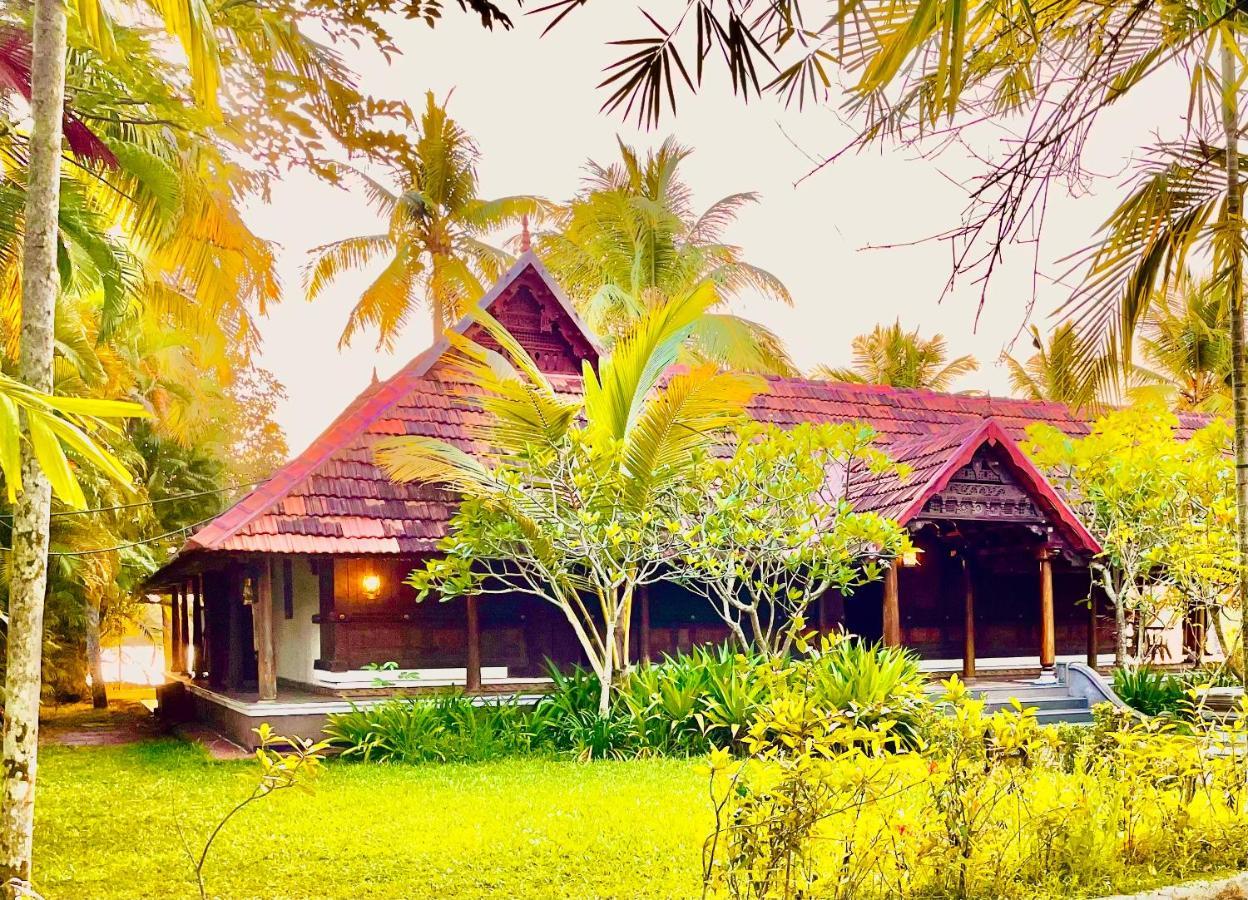 Plumeria Lake Resort & Spa Vayalar Bagian luar foto