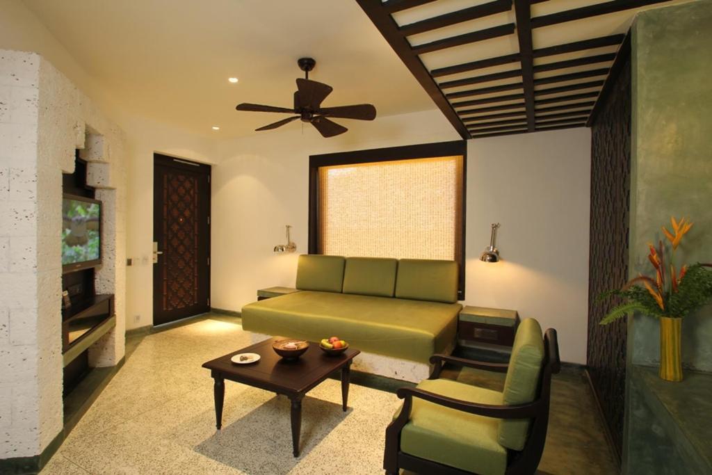 Plumeria Lake Resort & Spa Vayalar Bagian luar foto