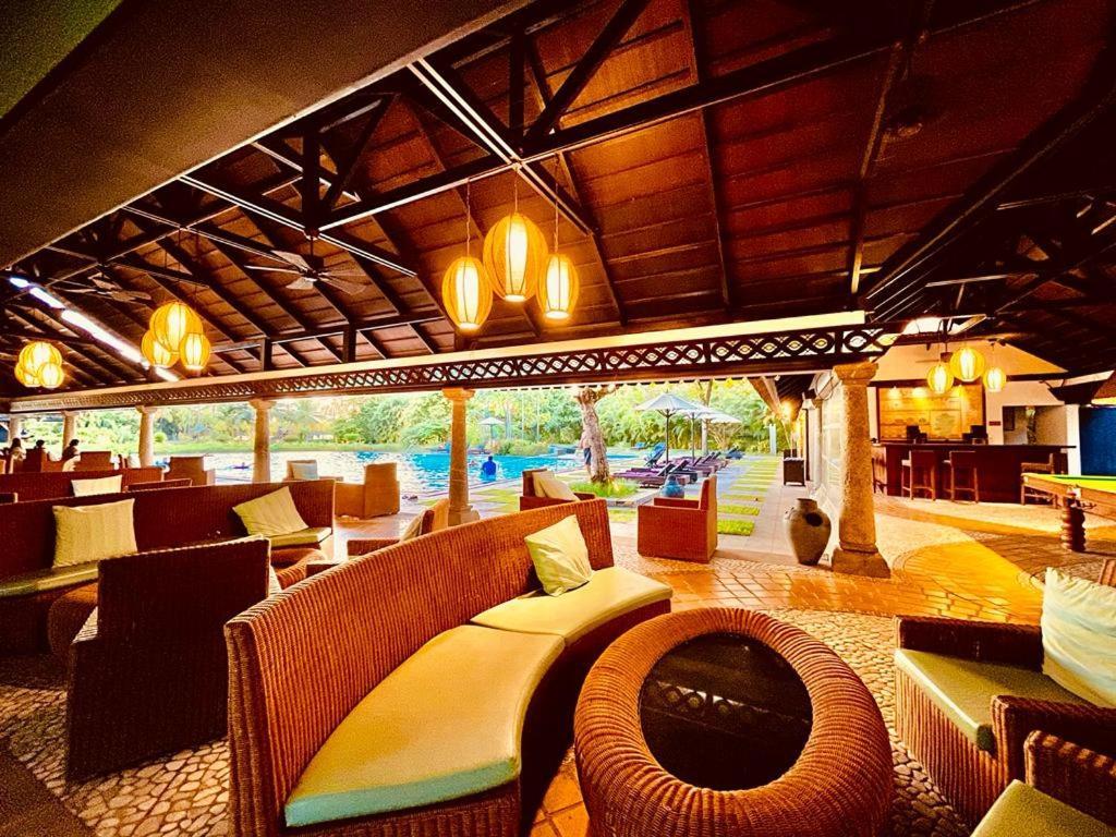 Plumeria Lake Resort & Spa Vayalar Bagian luar foto