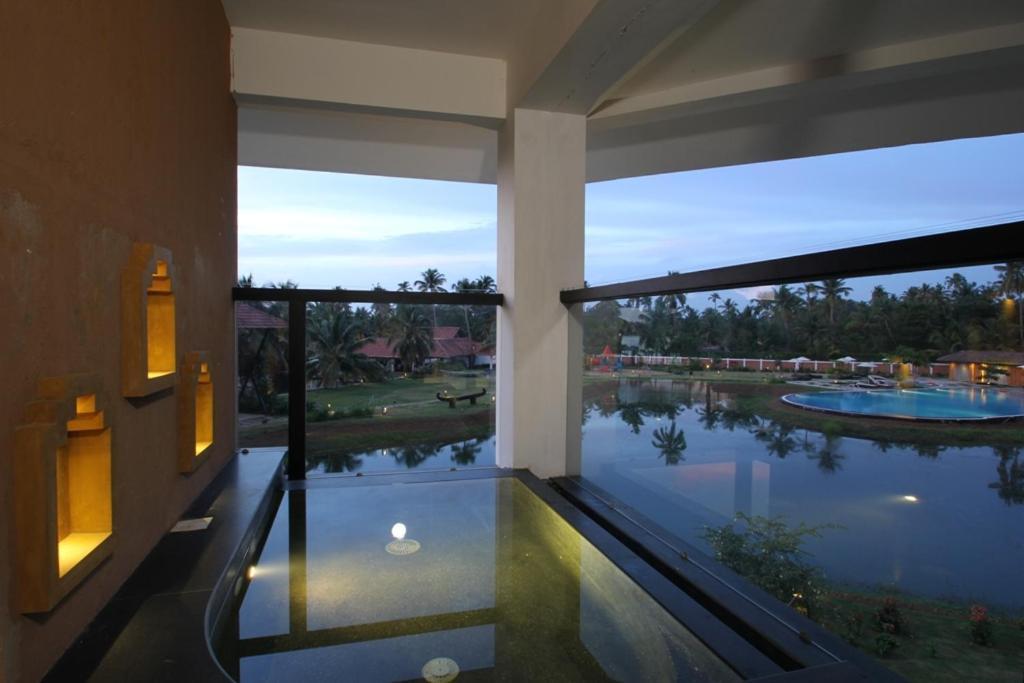 Plumeria Lake Resort & Spa Vayalar Bagian luar foto