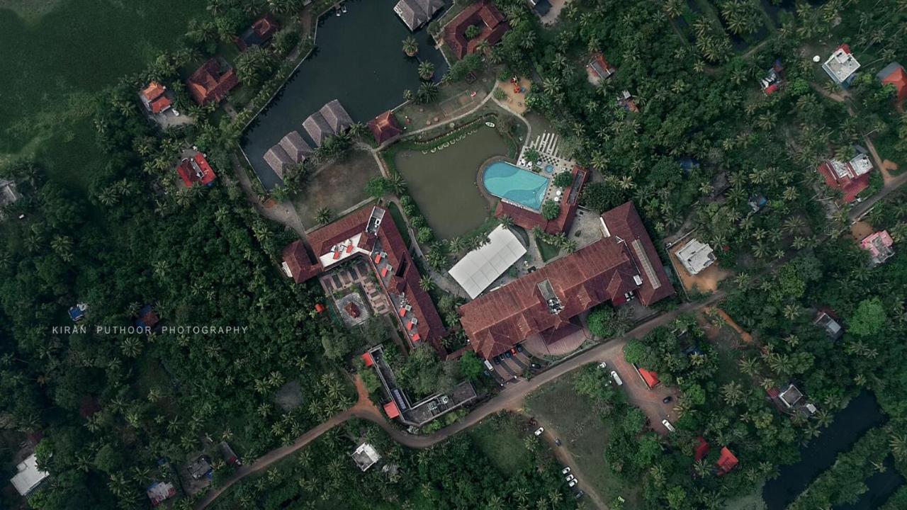 Plumeria Lake Resort & Spa Vayalar Bagian luar foto